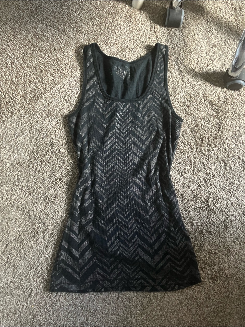 ellemenno Black Chevron-Patterned Tank Top